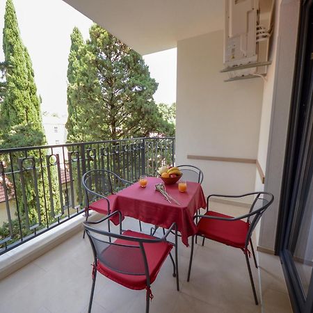 Pine 1 Apartment In The Center Требине Екстериор снимка