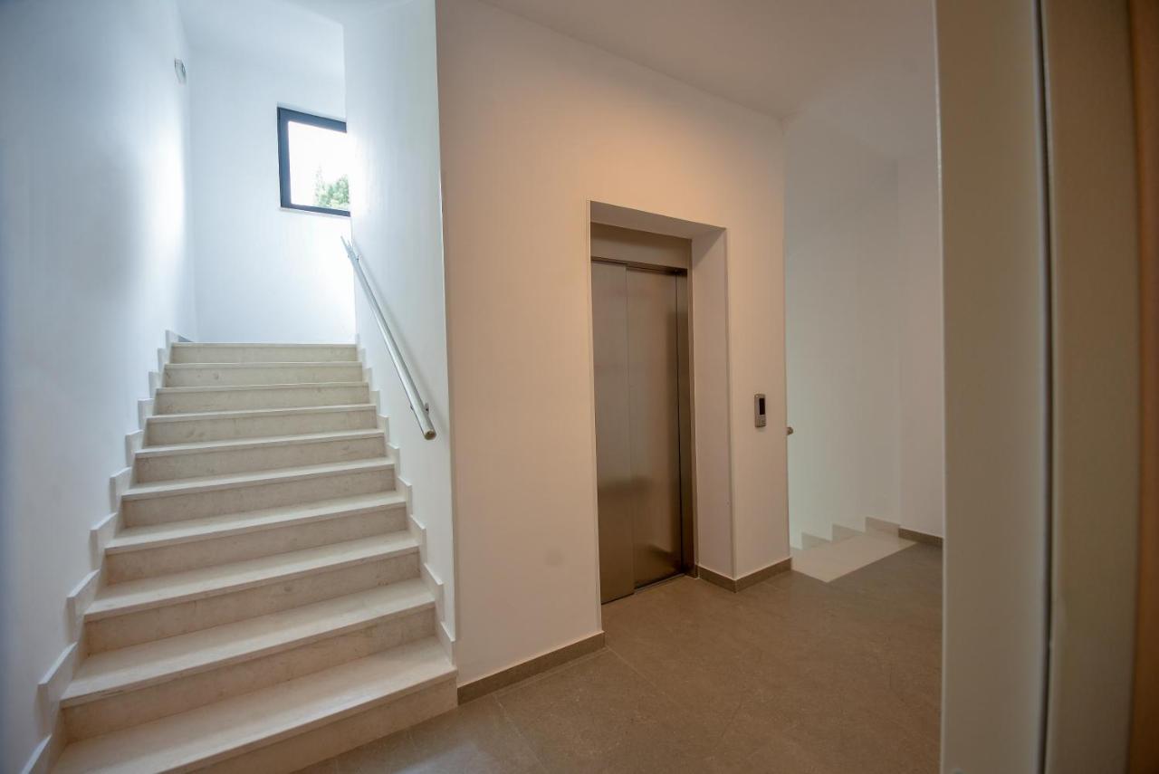 Pine 1 Apartment In The Center Требине Екстериор снимка