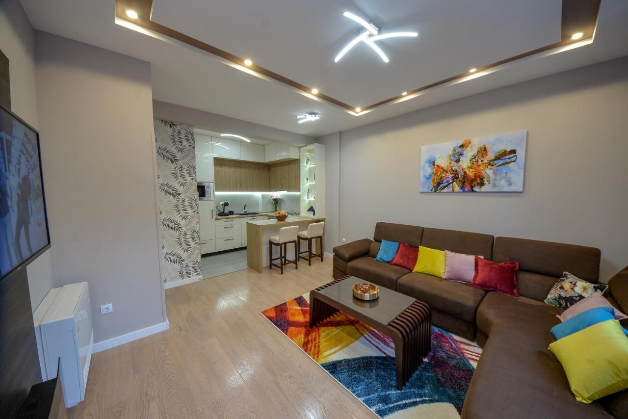 Pine 1 Apartment In The Center Требине Екстериор снимка