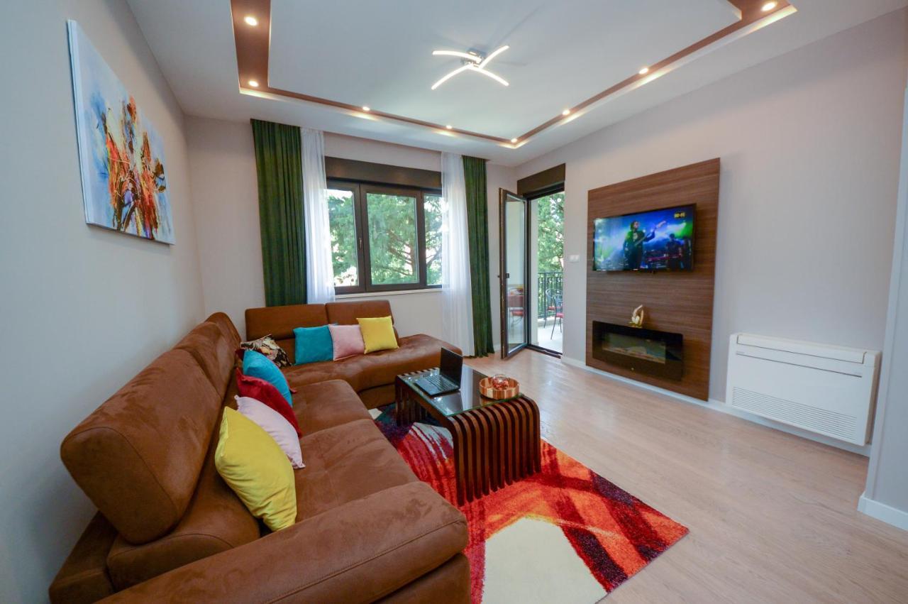 Pine 1 Apartment In The Center Требине Екстериор снимка