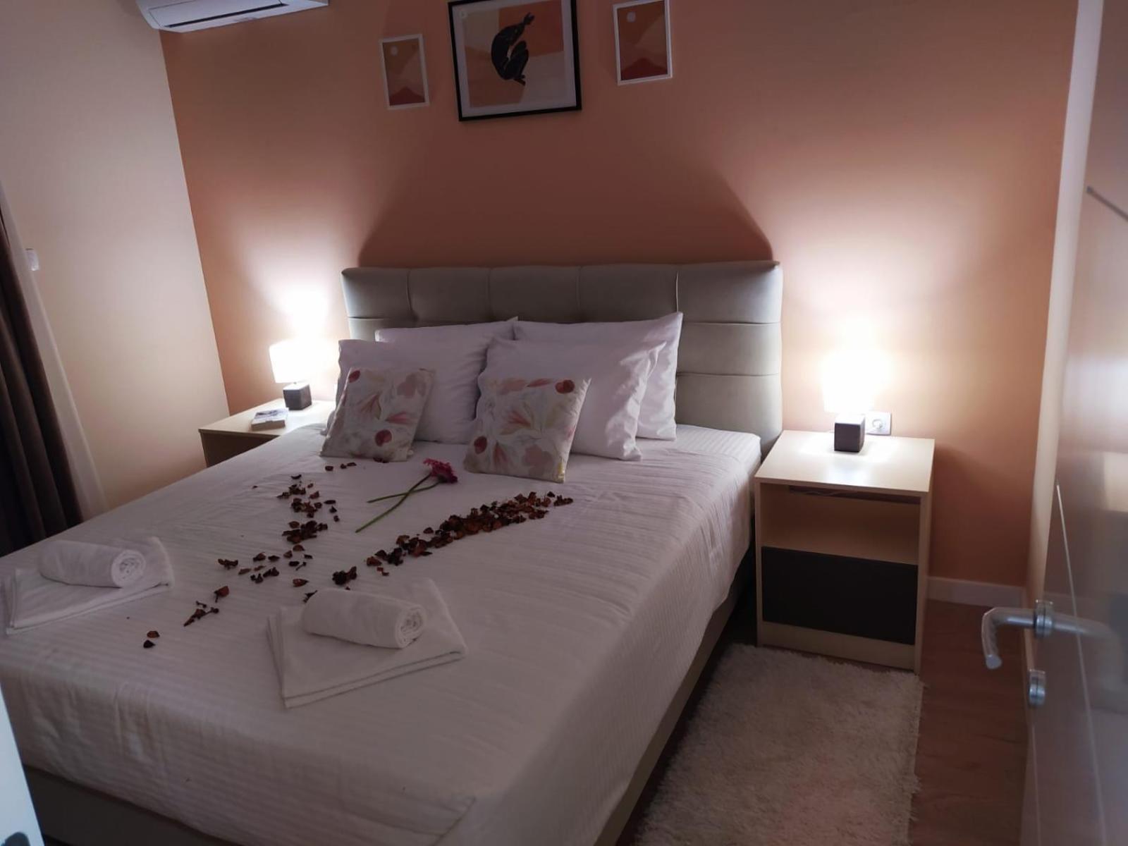 Pine 1 Apartment In The Center Требине Екстериор снимка