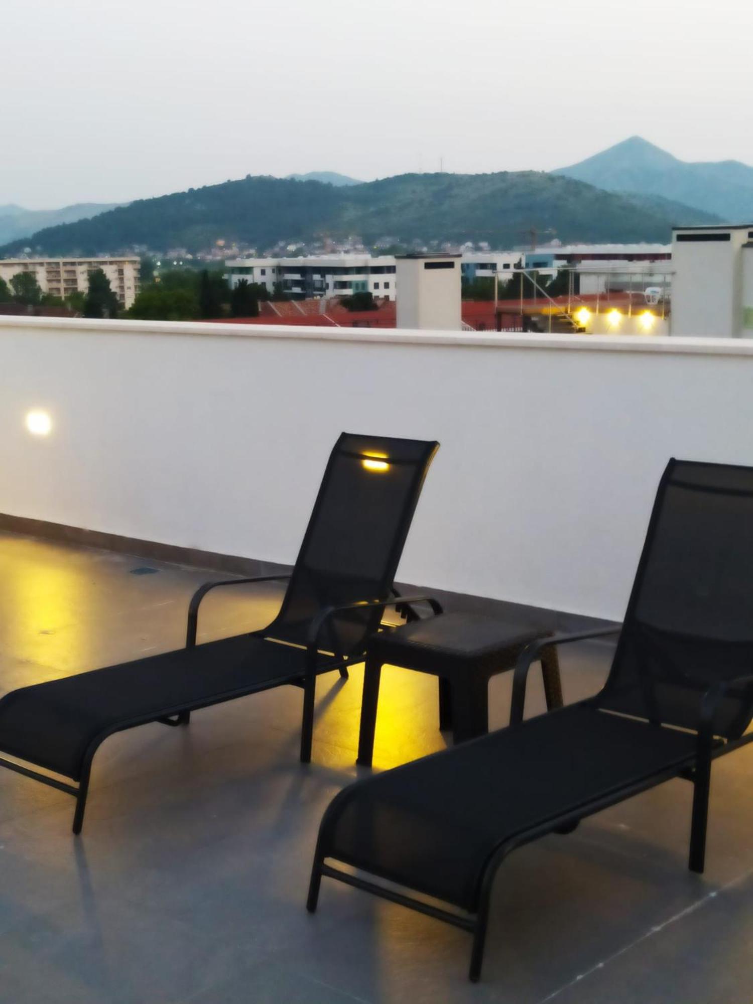 Pine 1 Apartment In The Center Требине Екстериор снимка