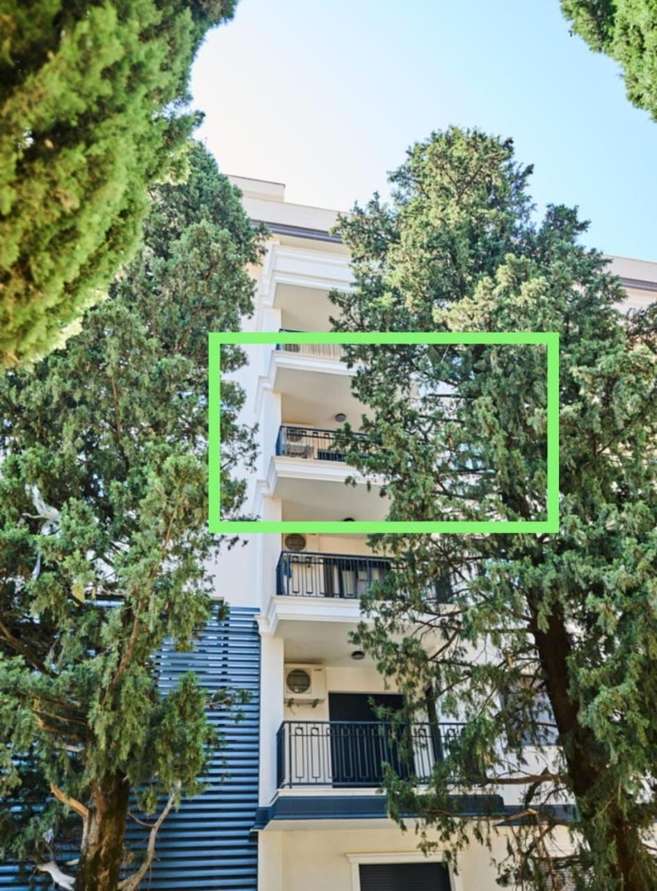 Pine 1 Apartment In The Center Требине Екстериор снимка